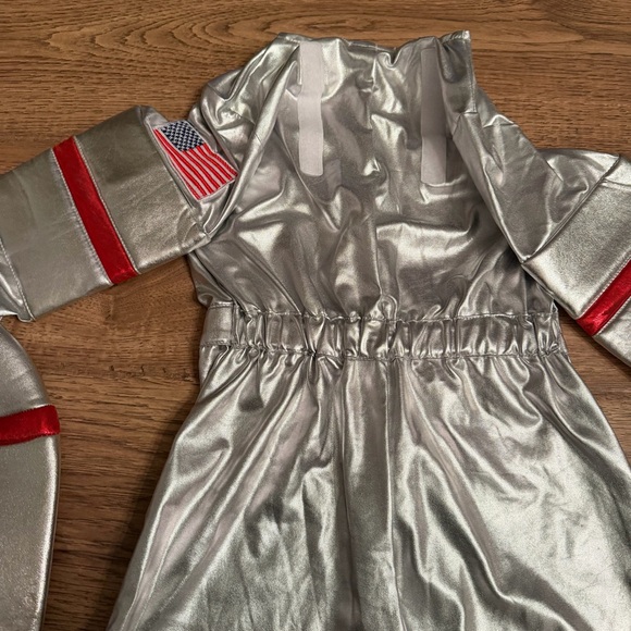 NWOT Pottery Barn Kids Silver Astronaut Costume 4-6 - Picture 4 of 6